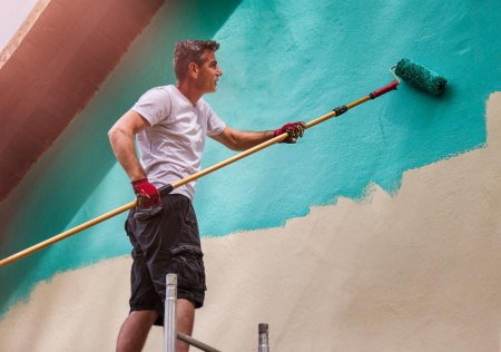 Comment choisir un peintre bâtiment qualifié pour vos travaux de rénovation ?